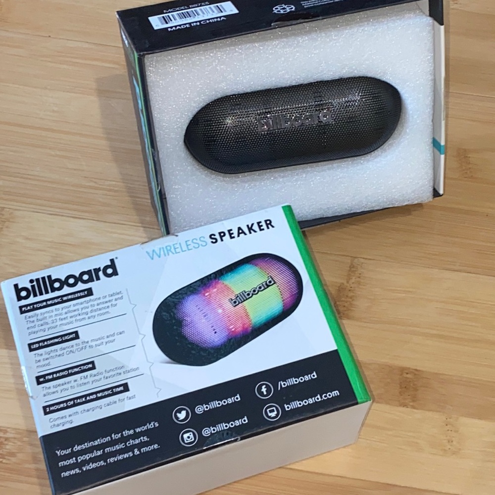 Bluetooth Wireless Speaker - Black (Incorrect box lid)
